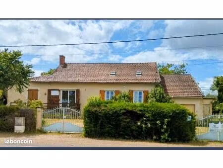 maison de 150 m² à rafraîchir sur 1 777 m² de terrain