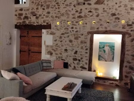 maison de village spacieuse et individuelle de 3 chambres avec une rénovation de haute...