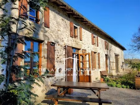 charmante longère au bord du lac