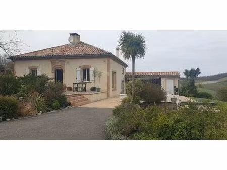 maison de campagne ancienne du bas quercy en tbe sur 2267m2 de terrain