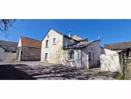 maison de village 4 chambres  studette et dependances