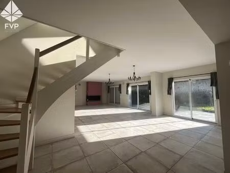 nouveaute: saint léonard  habitation contemporaine t11 avec garages  terrain 1674 m2