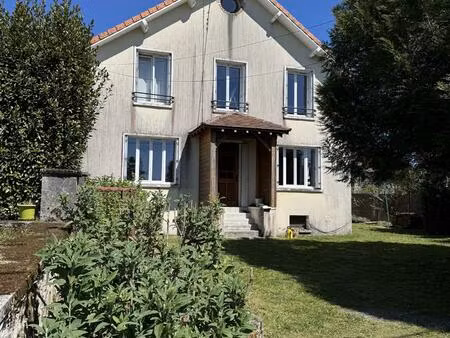 maison élégamment rénovée dans le parc régional périgord limousin