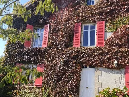 ferme avec 8 ha de terrains