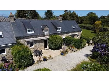 longere en pierre comprenant 3 gites independants & hangar