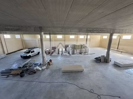 location local commercial