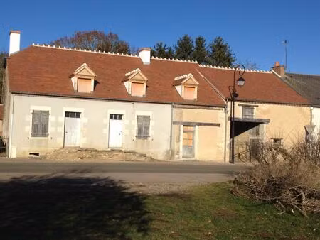 maison de village centre de france (allier) à rénover sauf toiture et charpente