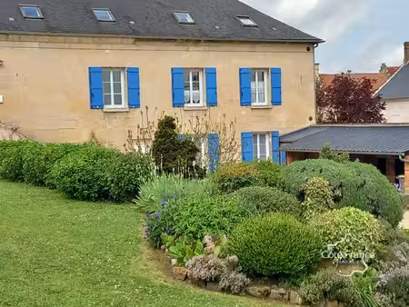 02260 aisne. très belle maison en pierre blanche .