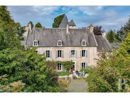 dans la suisse normande  à quinze minutes de falaise  un manoir du 16ème siècle et son...