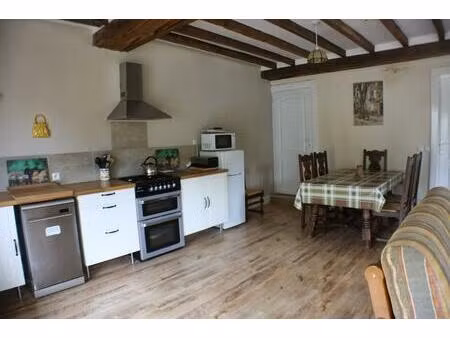 maison et gîte avec équipements de loisirs.