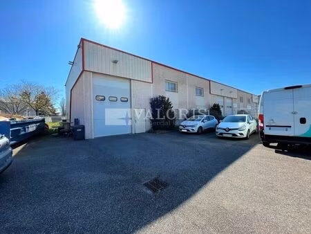 location commerce 354 m² à chassieu (69680)