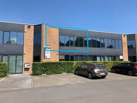 kantoor van 150 m² met 4 parkeerplaatsen op toplocatie te...
