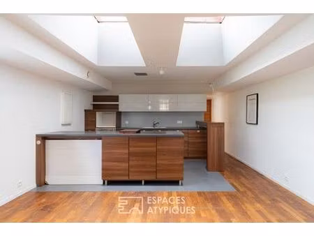 péniche freycinet et sa terrasse plein ciel