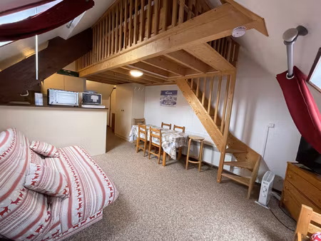 centre station  agréable studio avec mezzanine.