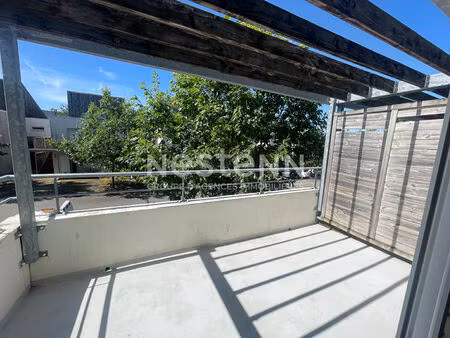 a vendre à vannes appartement de plus de 75 m² trois chambres place de parking garage