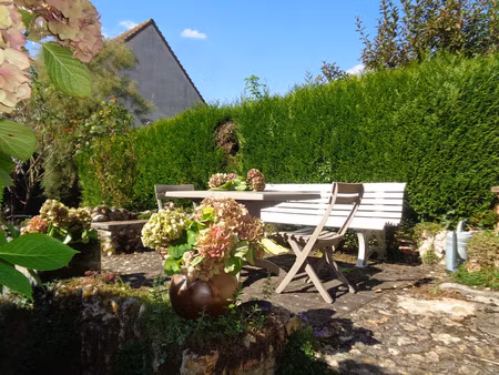 maison à vendre 4 pièces bleneau (89) maison au cœur du village de bléneau  jardin et gara