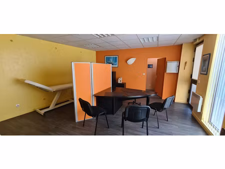 a vendre 3 pièces chalais (16) local/bureau avec 1 chambre  79 50 m²