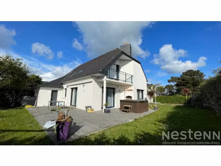 a vendre - jolie maison familiale de 5 chambres située dans le bourg d'erdeven