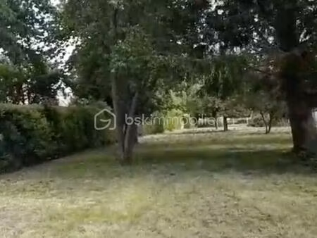 terrain de 1 037 m² à serris