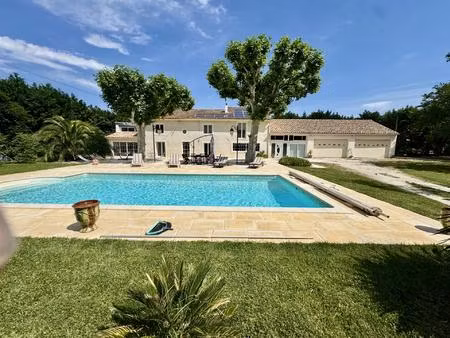 mas provençal rénové avec piscine