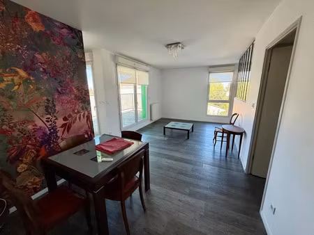 location meublée appartement 3 pièces 74 m² à begles (33130)  990 €