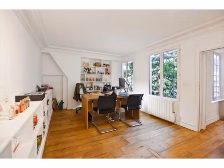 location locaux professionnels 4 pièces 73 m² à paris 6ème (75006)  3 577 €