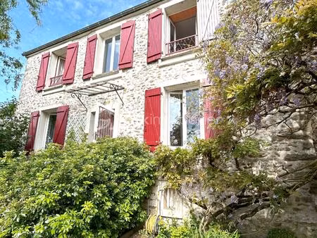 maison de 140 m² à bombon