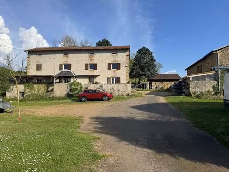 demeure de 300 m² à saint-denis-de-cabanne