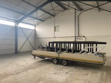 local d'activité 365 m2 / bureaux / entrepôt