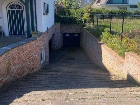 garage à louer à duinbergen € 1.620 (khsqz) - sharp&wolf | zimmo