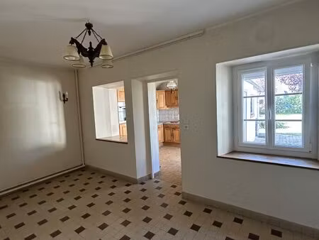 maison ancienne avec beau jardin