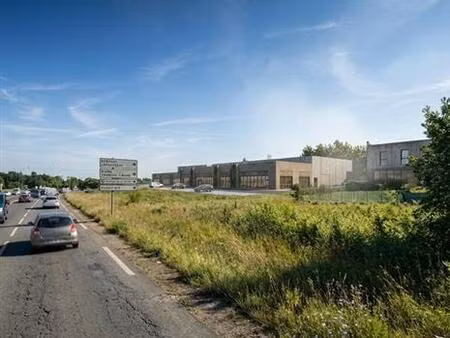 location commerce biard 1 288 m²