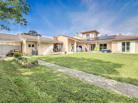 grande maison familiale 11 pièces 268 m2 sur terrain 1454 m2