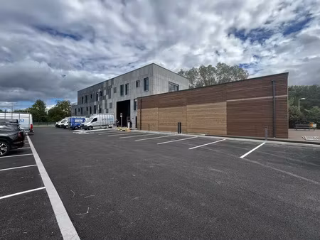 batiment tertiaire neuf a vendre ou a louer