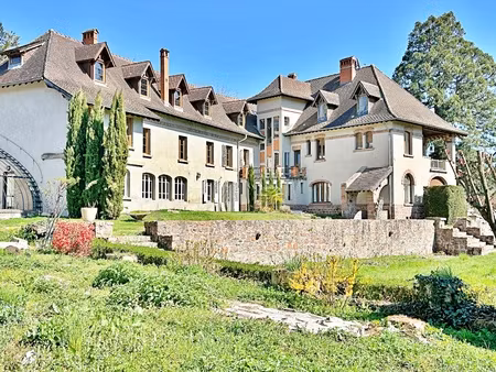 maison 20 pièces - 780 m²
