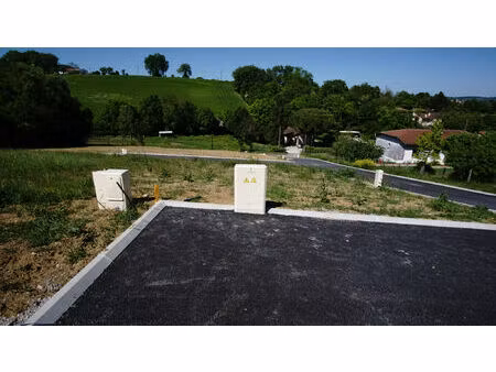 vente terrain 800 m² auch (32000)