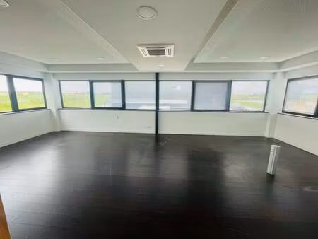 à louer – bureau 80 m² – parking sécurisé – climatisation – cuisine équipée – tout compris