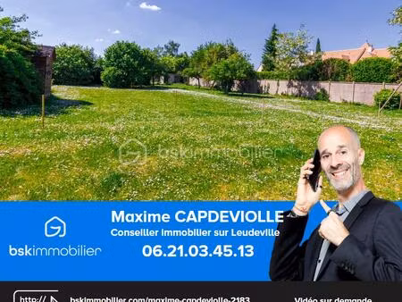 terrain de 1 009 m² à vert-le-grand