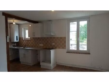 location appartement 2 pièces 46m² villeneuve sur yonne 89500