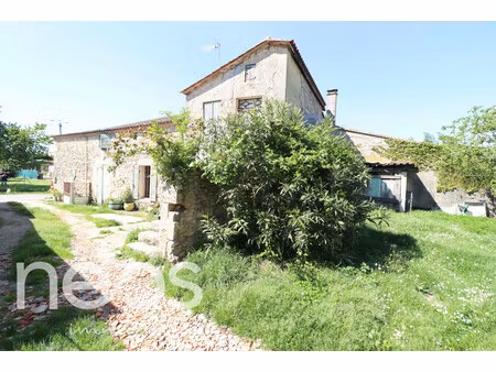 150 m2 habitables + garage + 2500 m2 terrain