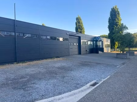 industriële multifunctionele bedrijfsruimte van 1500m² in hasselt met 2080 m² perceelopper