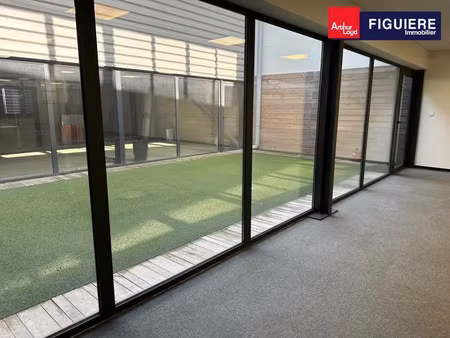 rare à bouc bel air: bureaux à louer