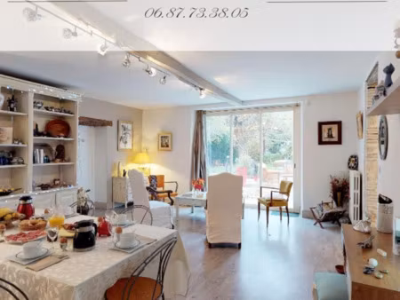 magnifique bâtisse en pierre de 337m2!