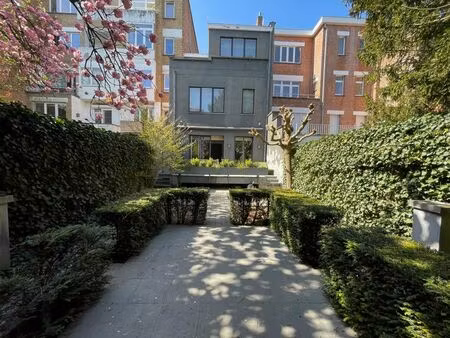 maison de maître face au bois de la cambre