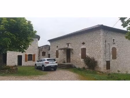 ancien corps de ferme quercynois sur 1ha20 dans un site calme et dégagé
