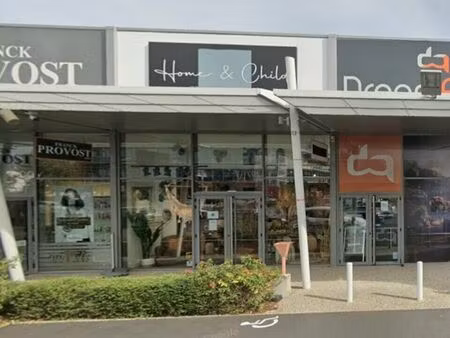 location commerce 149 m² à aubière (63170)