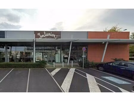 location commerce 678 m² à aubière (63170)