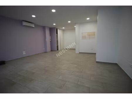 local commercial a louer - centre tinqueux - normes handicapees -vitrine-