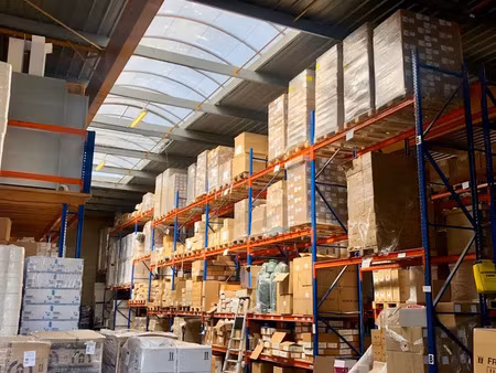 entrepôts bord de seine 549 m2 et 647 m² - za carrières bezons