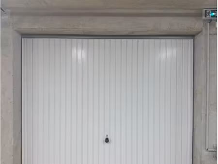 location locaux professionnels 18 m² à vescovato (20215)  150 €